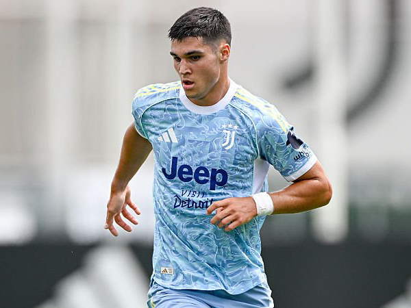Juventus Bakal Pinjamkan Vasilije Adzic dan Jonas Rouhi ke Klub Lain